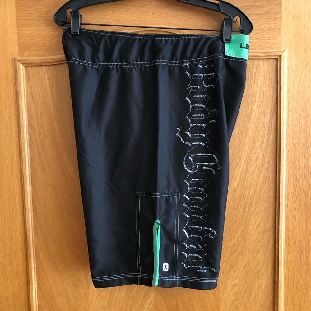 Authentic Les Mills Body Combat Athletic Shorts Size Medium - Picture 6 of 9